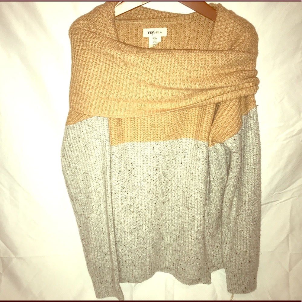 NEW Yes Lola shoulder sweater *Tags Attached*